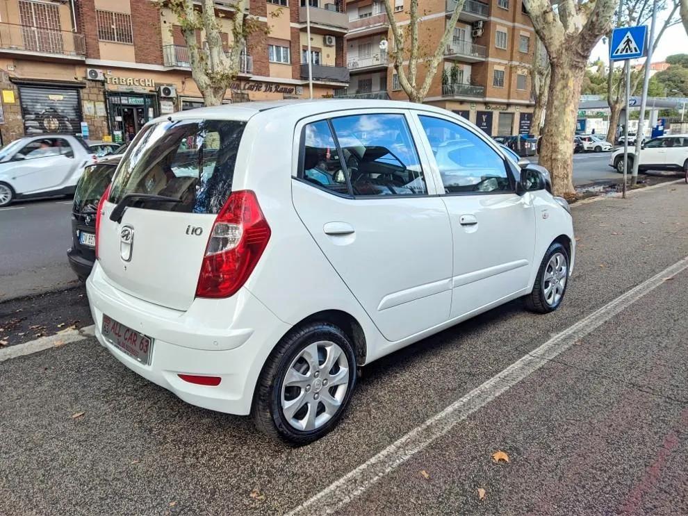 HYUNDAI i10 Image 4