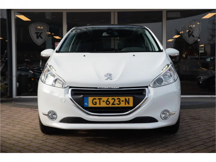 Peugeot 208 1.6 E-HDI ALLURE  Image 2