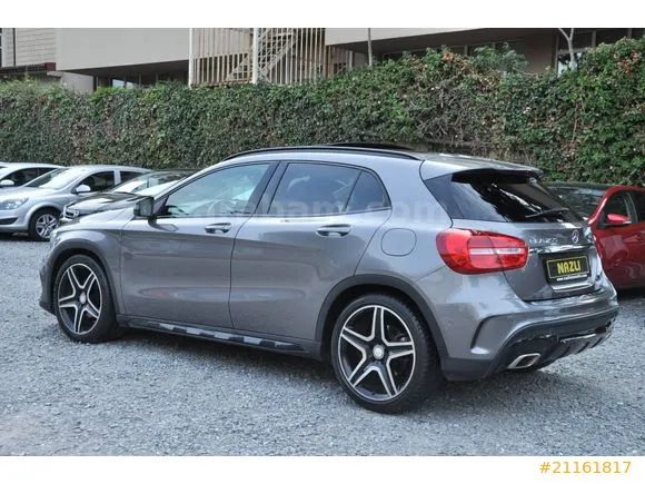 Mercedes-Benz GLA 200 AMG Image 4